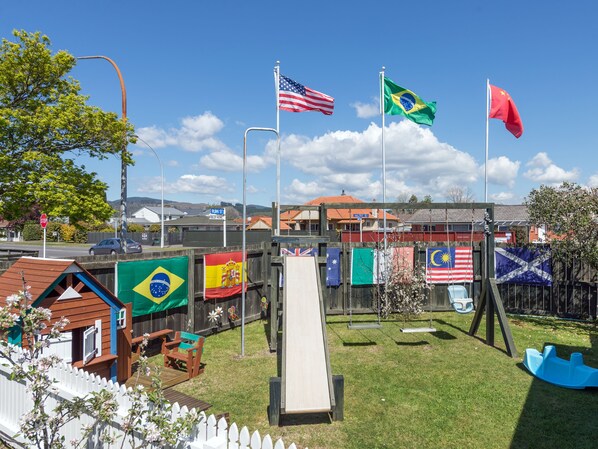 Children’s play area – outdoor