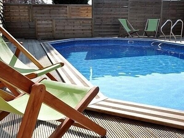 Outdoor pool, pool loungers