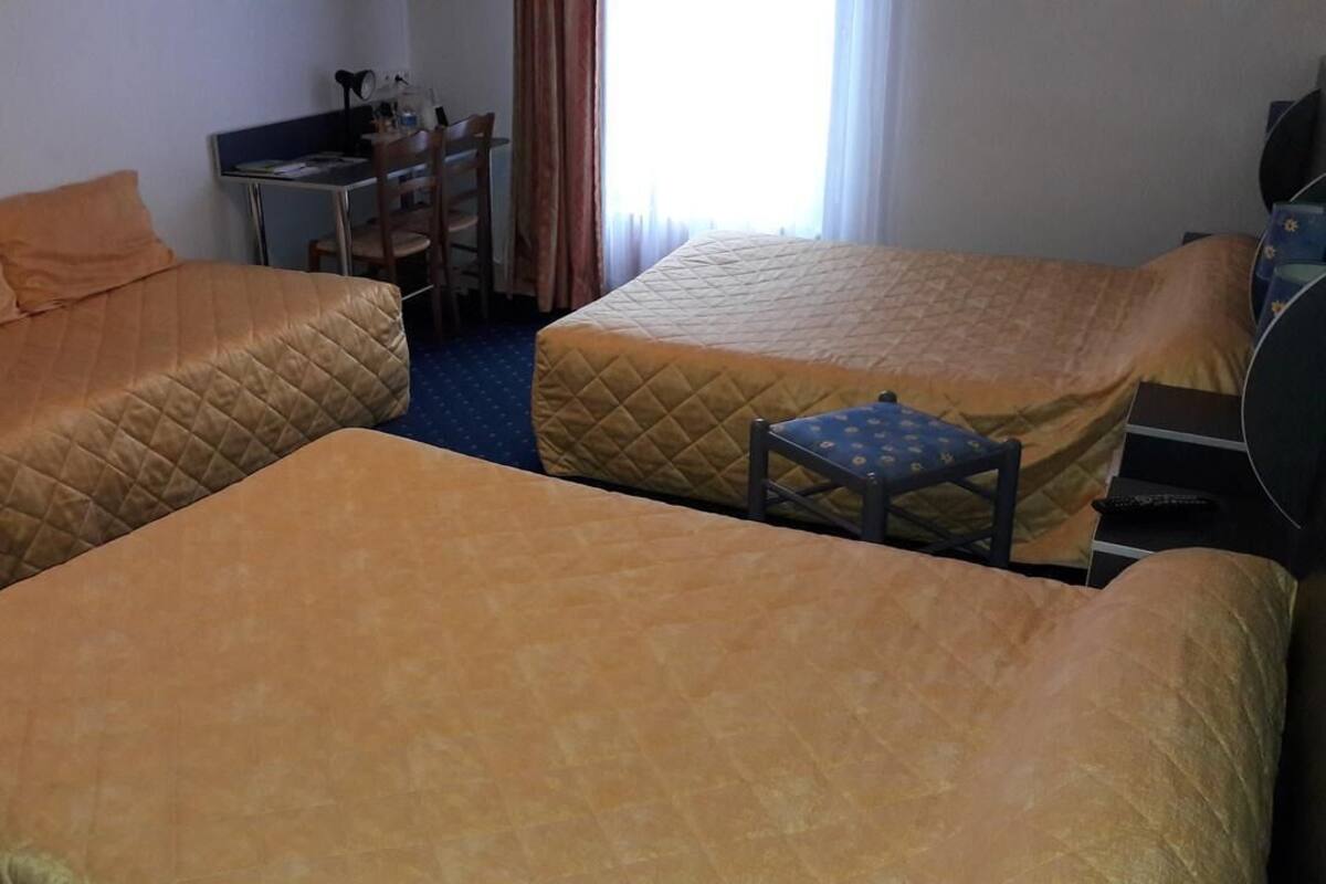 Bureau, Wi-Fi gratuit, draps fournis