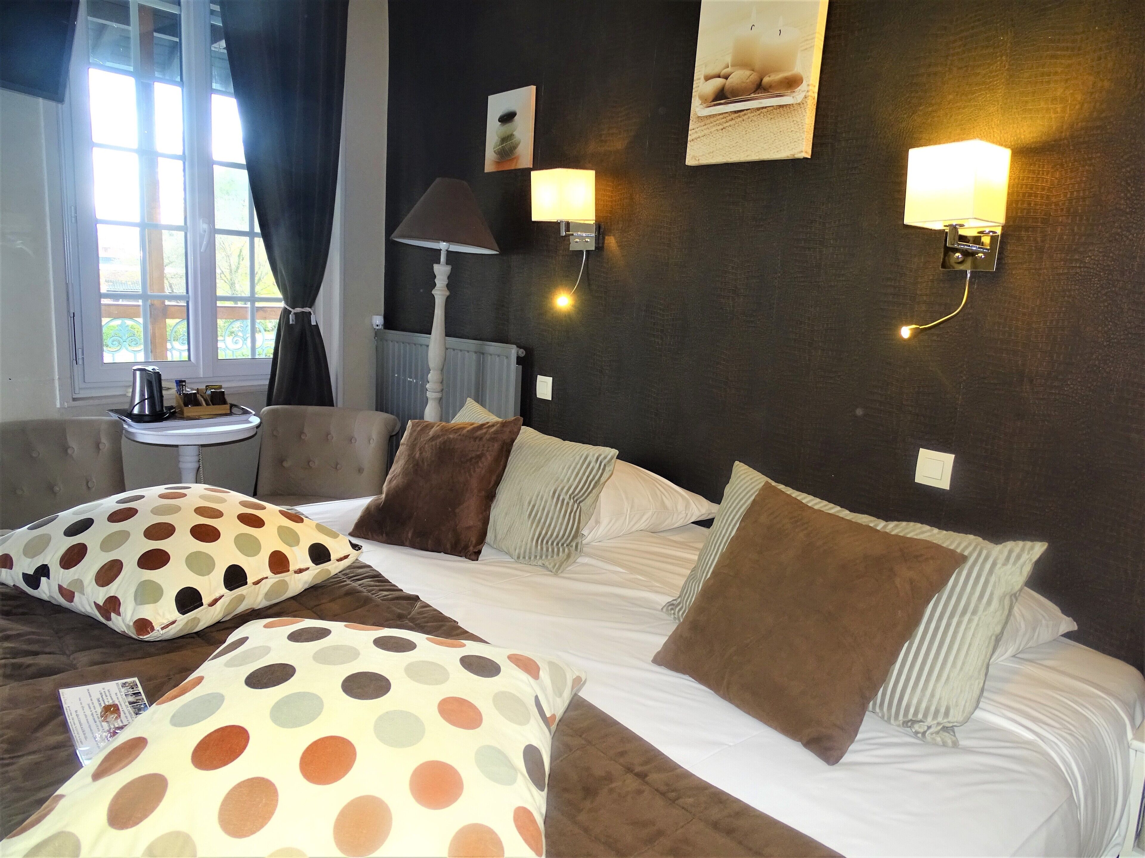 comfort double room | desk, blackout curtains, soundproofing, free wifi
