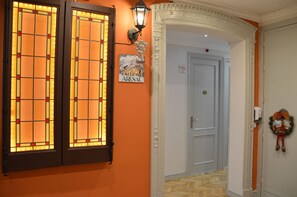 Reception - Hostal Aresol (Madrid)