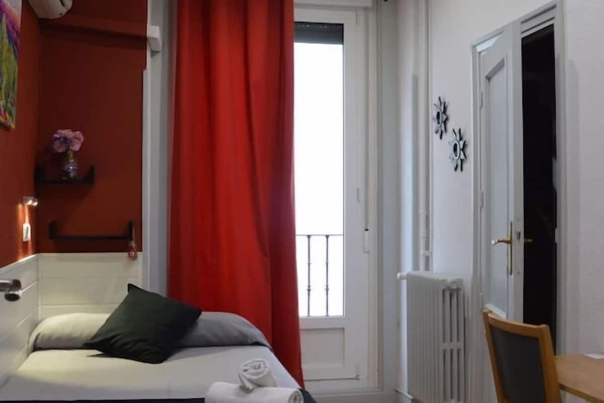 1 bedroom, premium bedding, in-room safe, individually decorated