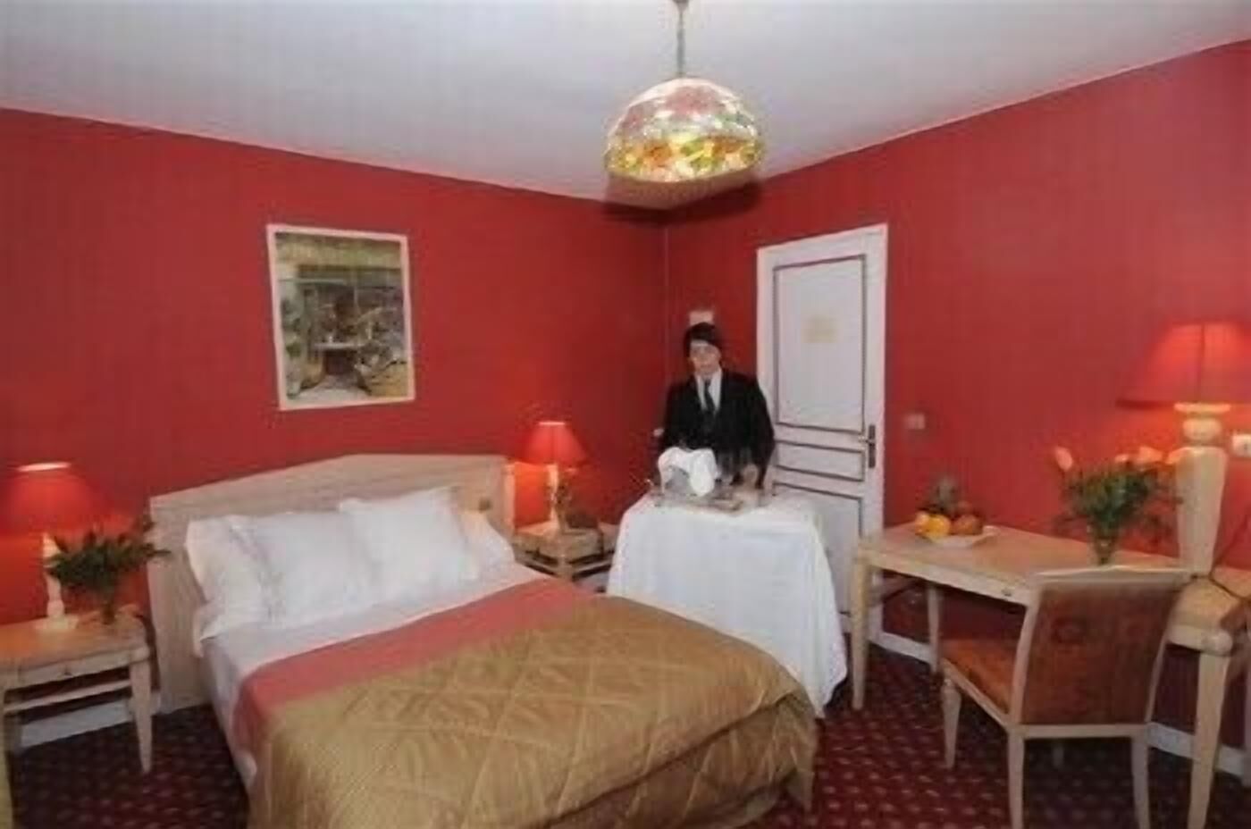 Select Comfort beds, desk, iron/ironing board, free WiFi