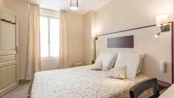 Standard Double Room | Desk, free cots/infant beds, rollaway beds, WiFi