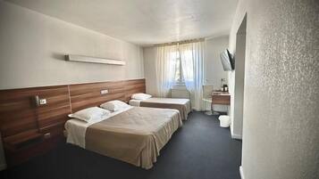 Driepersoonskamer | Gratis wifi, beddengoed
