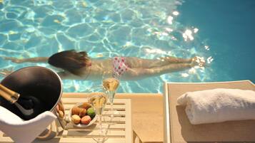 Alberca al aire libre por temporada