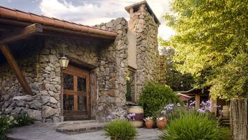 Fachada de la propiedad