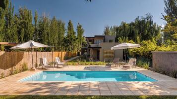 Ropa de cama de alta calidad y minibar