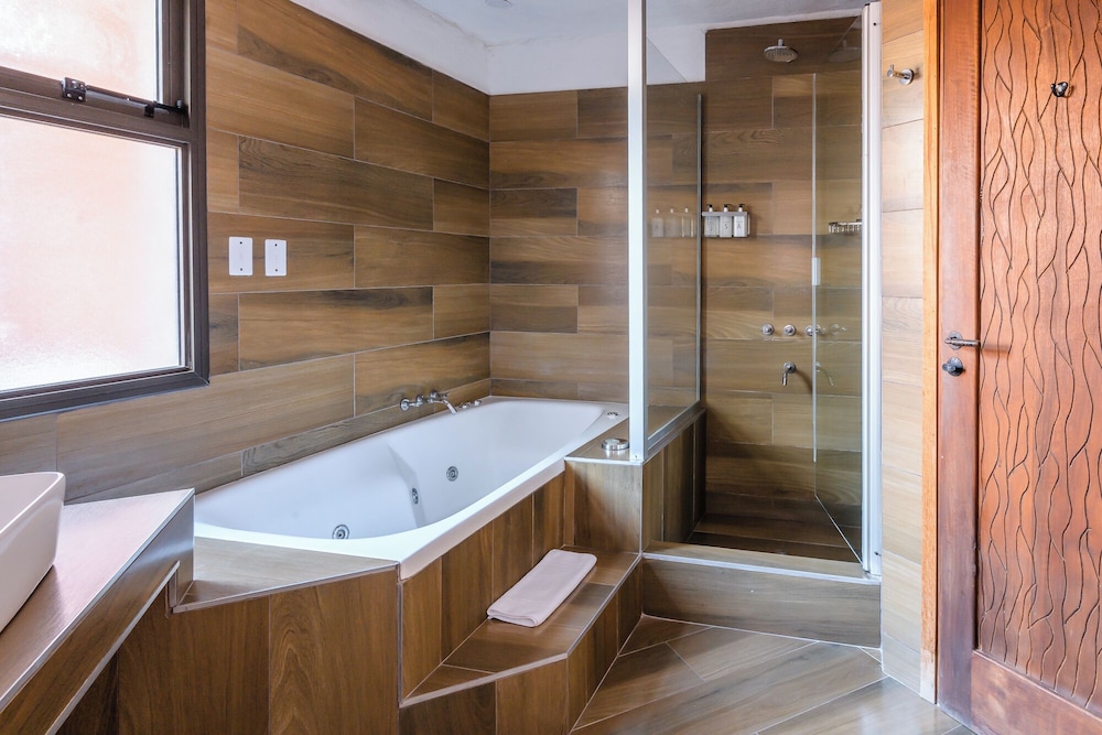 Lares De Chacras by null