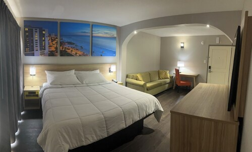 Days Inn & Suites by Wyndham Tampa/Fairground/Casino Area