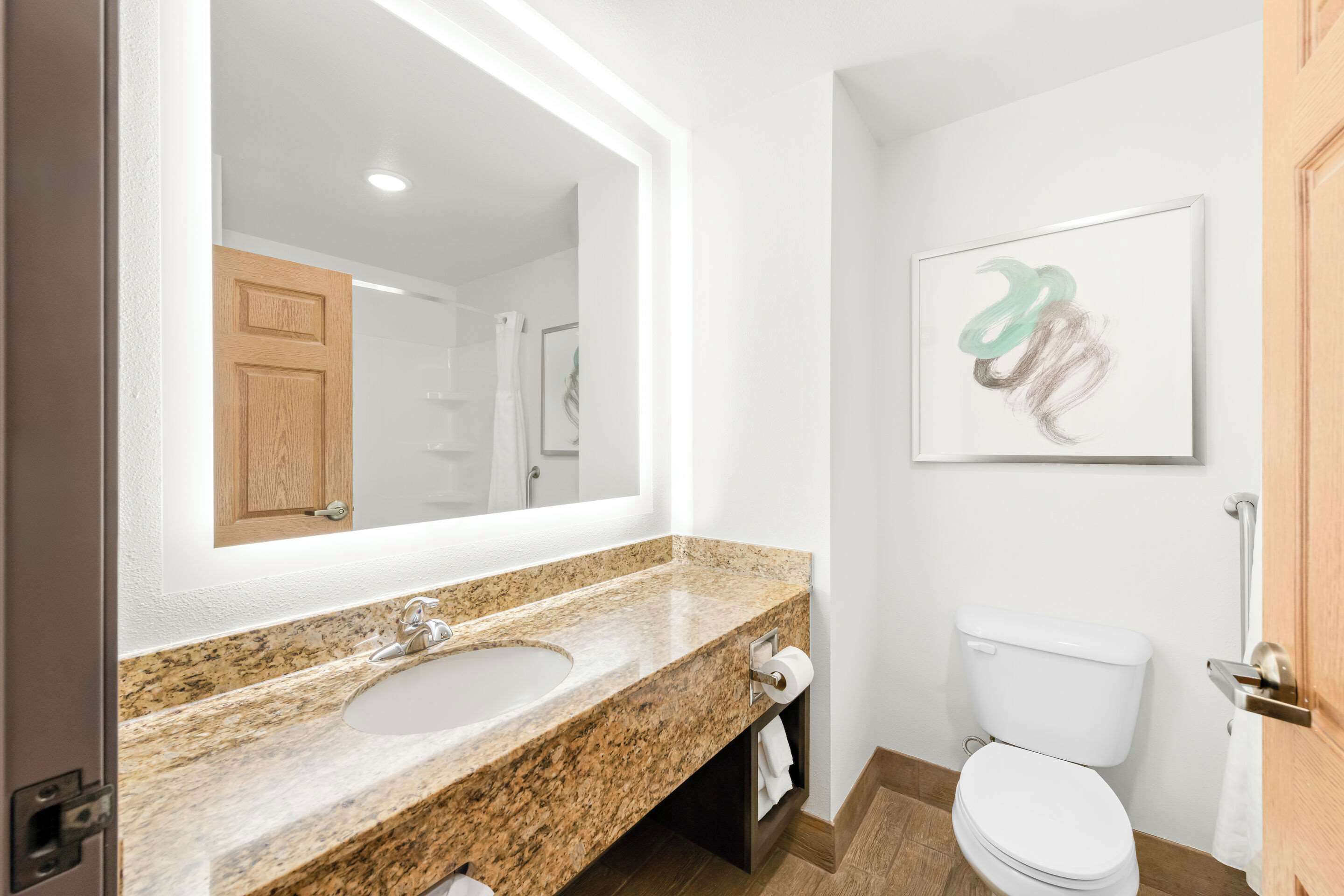 standard room, 1 king bed, non smoking | desk, laptop workspace, iron/ironing board, free cots/infant beds