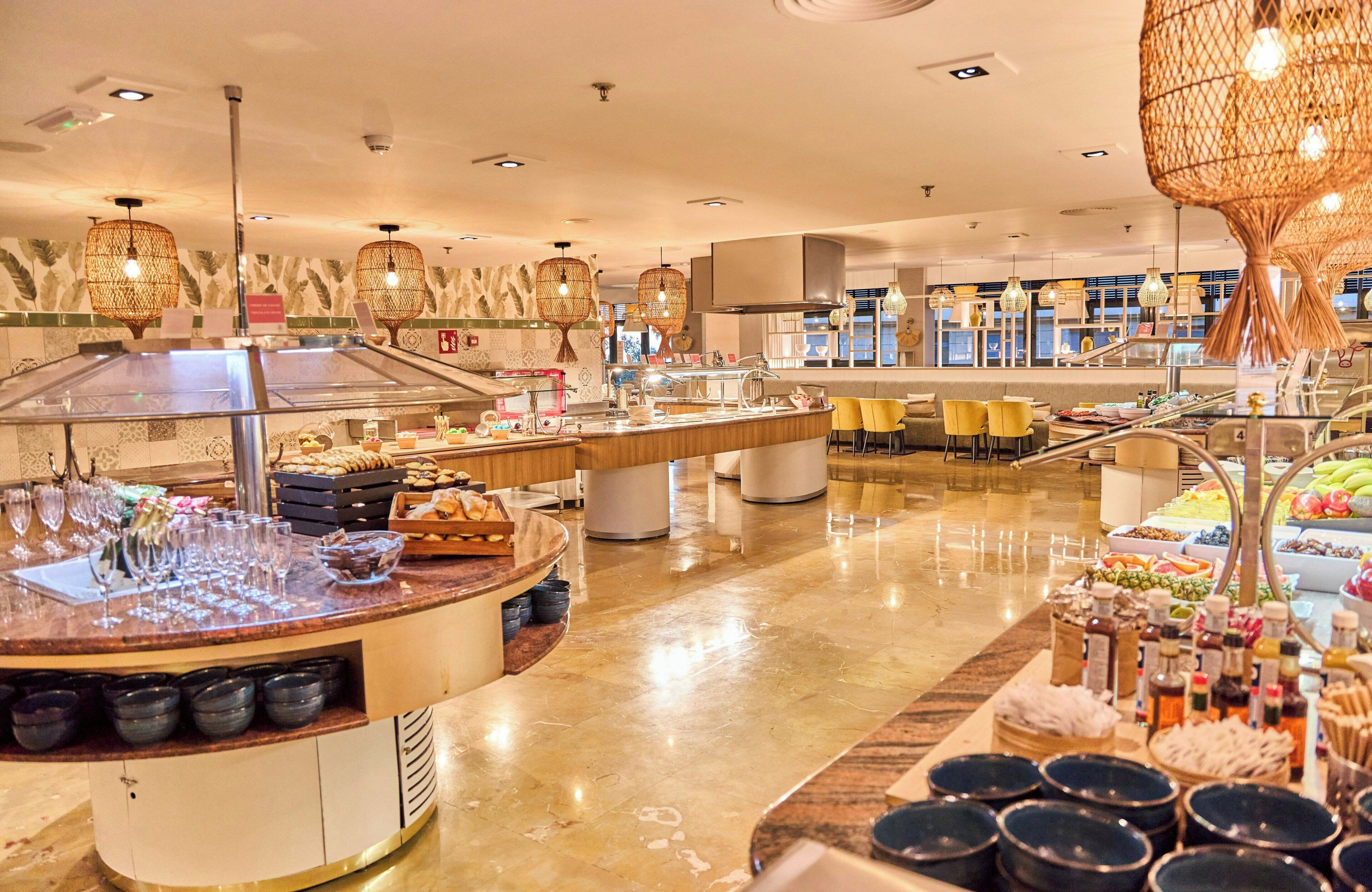 Daily buffet breakfast for a fee