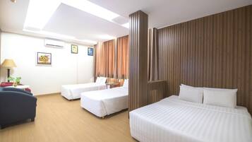 Minibar, in-room safe, desk, iron/ironing board