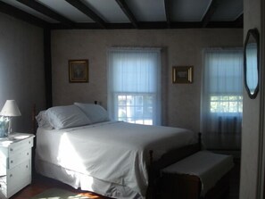 The Captain's Room | Tabla de planchar con plancha y wifi gratis