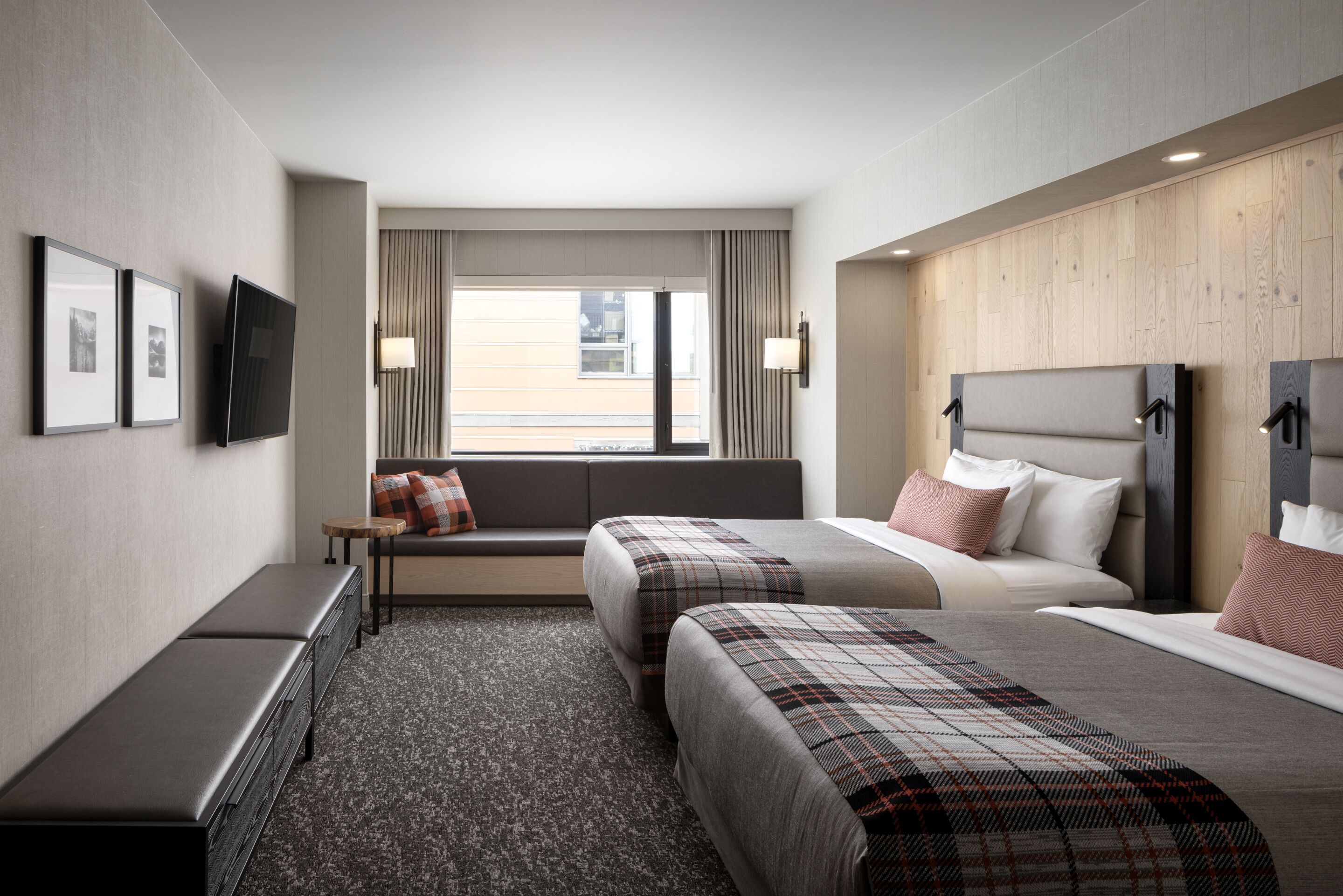 Junior Studio, 2 Queen beds, Street View