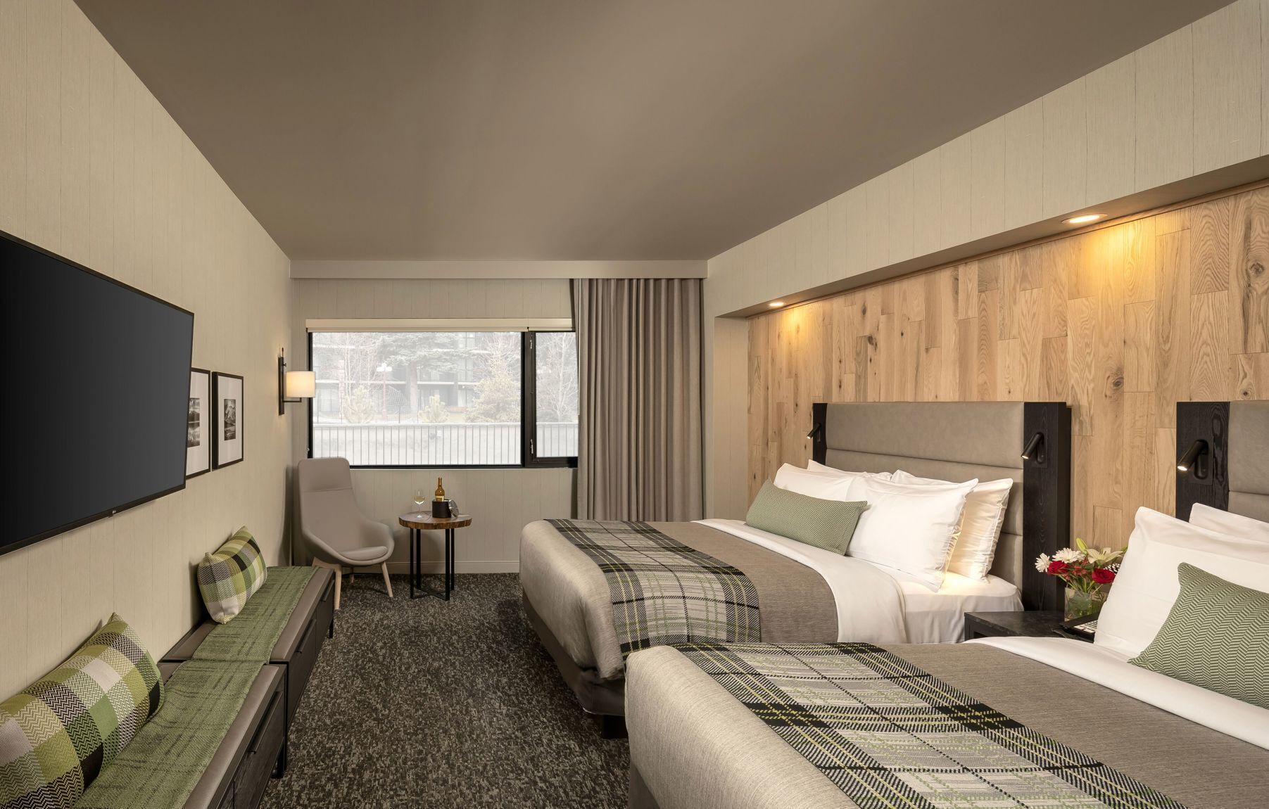 Caja de seguridad en la habitación, escritorio y cortinas blackout 