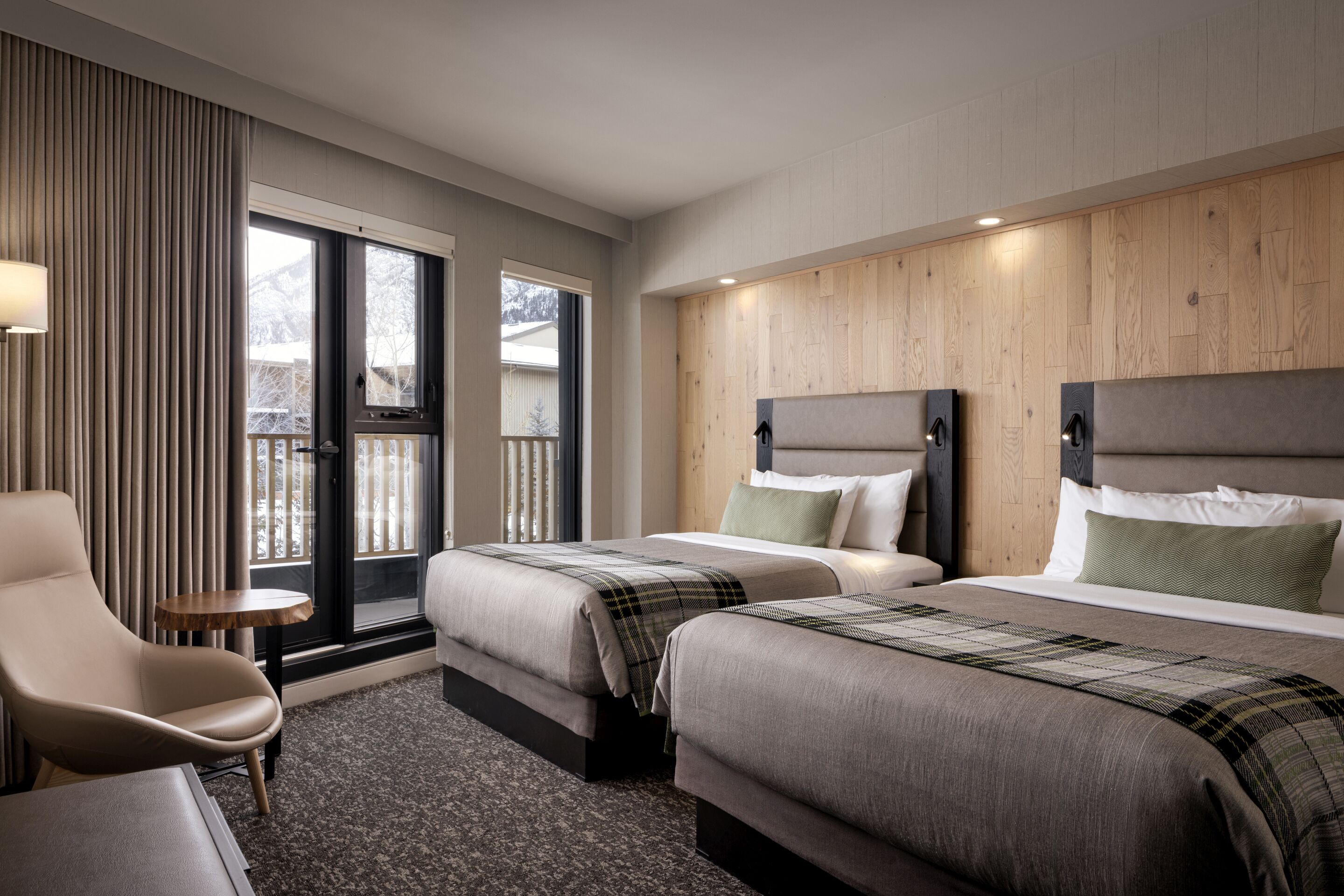 Standard Room, 2 Queen beds, Partial View with Balcony