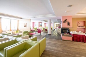 Desayuno buffet incluido todos los días