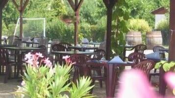 Lunch and dinner served, Regional cuisine