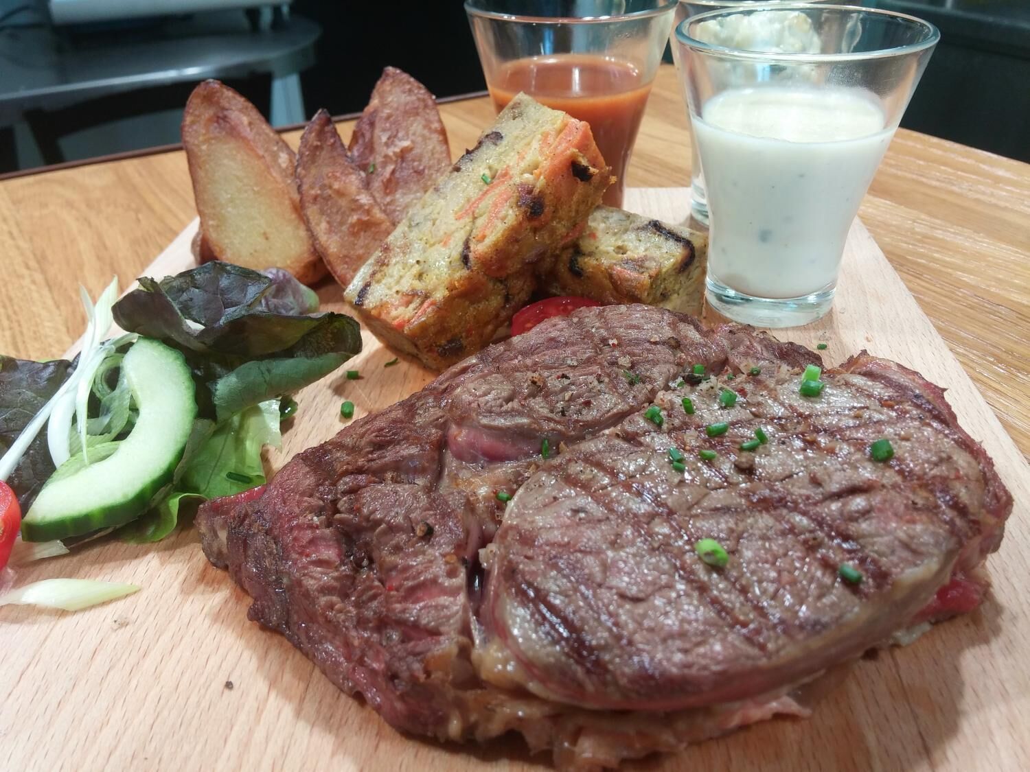 lunch and dinner served, regional cuisine