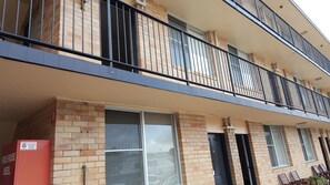 Terrace/patio - Aza Motel (Lismore)