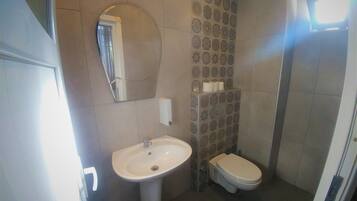 Standard Twin Room | Balcony