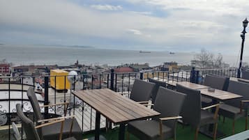 Shared Dormitory, Mixed Dorm, Private Bathroom, Sea View | Exterior detail