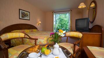 Literie de qualité supérieure, coffres-forts dans les chambres, bureau