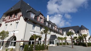 Fachada de la propiedad