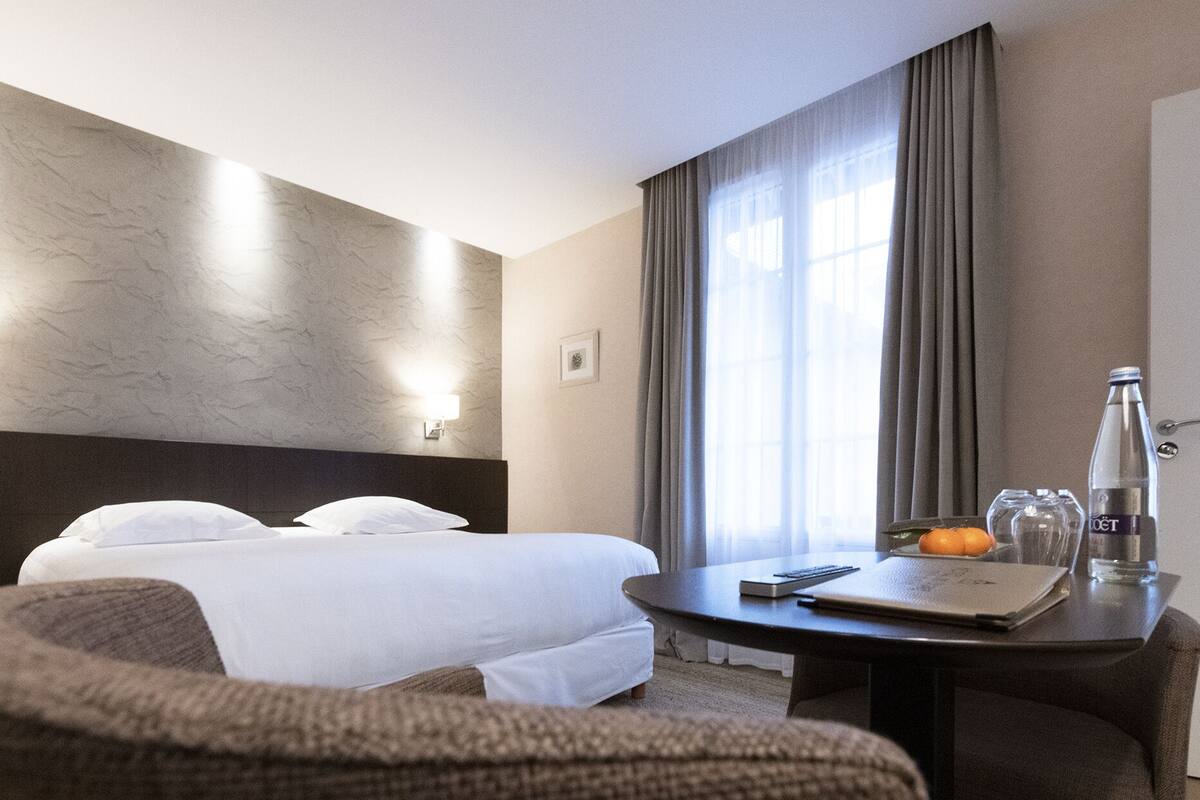 les caps | 2 bedrooms, hypo-allergenic bedding, in-room safe, desk