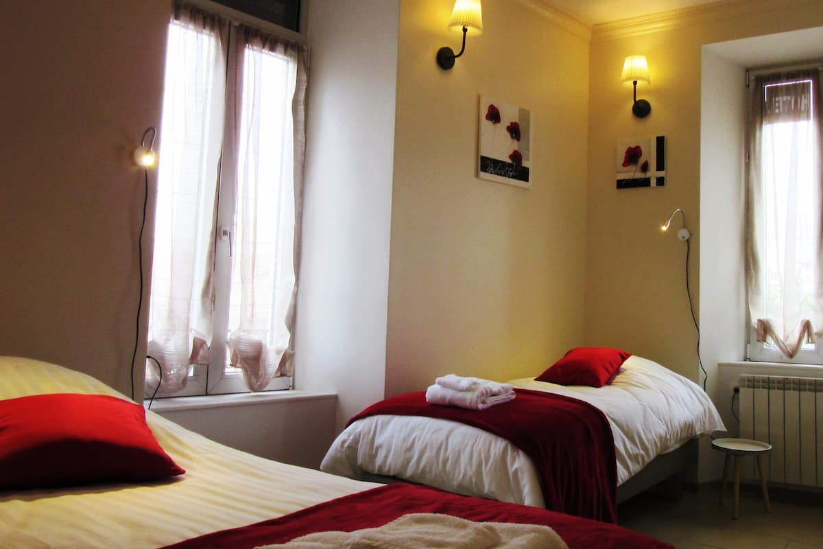 Seprai premium dan didekorasi berbeda-beda