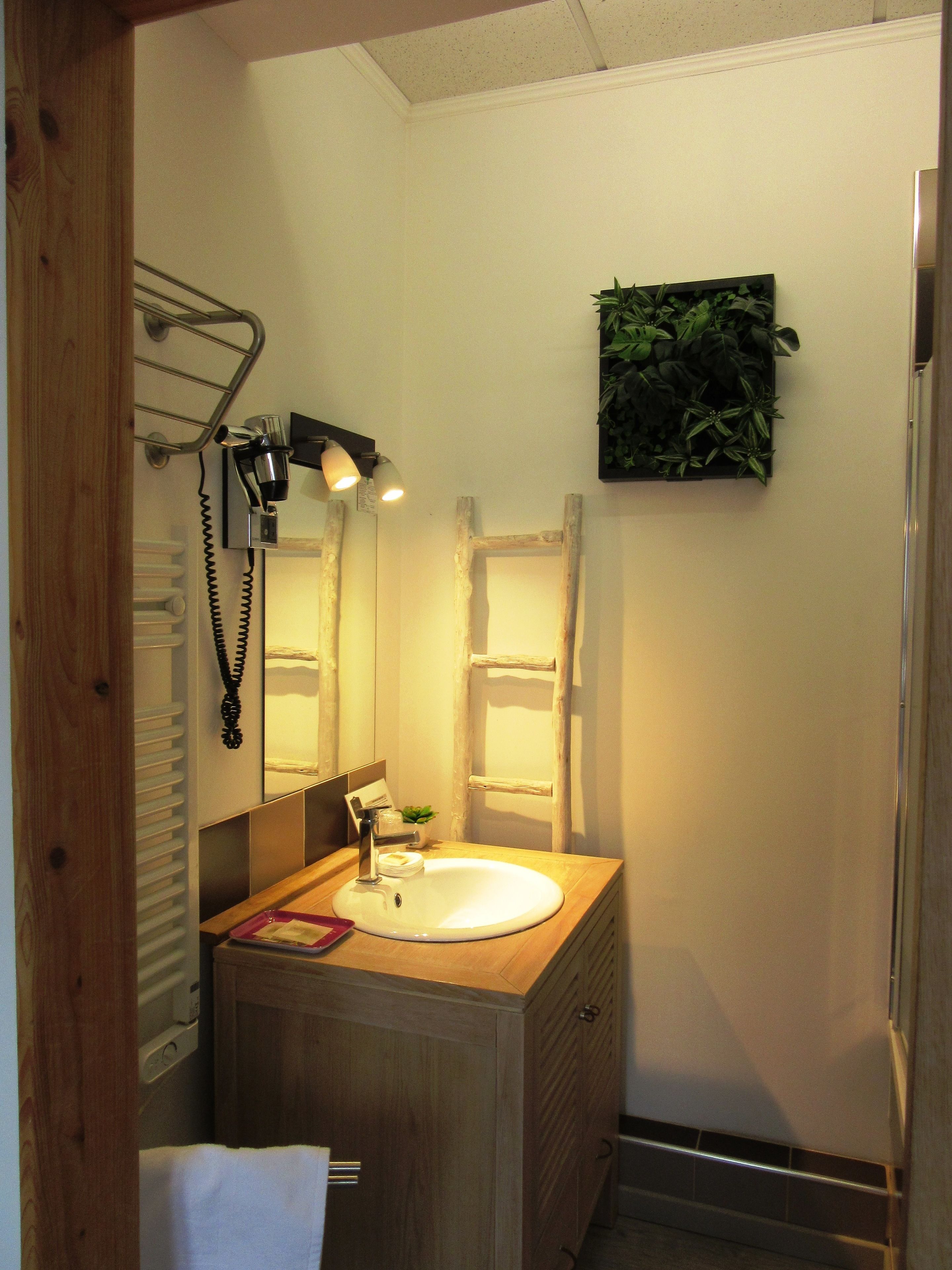 comfort triple room | bathroom | free toiletries, hair dryer, towels