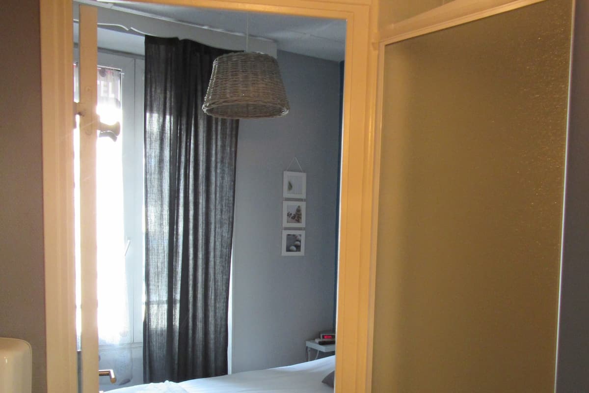 Kamar Single | Seprai premium dan didekorasi berbeda-beda