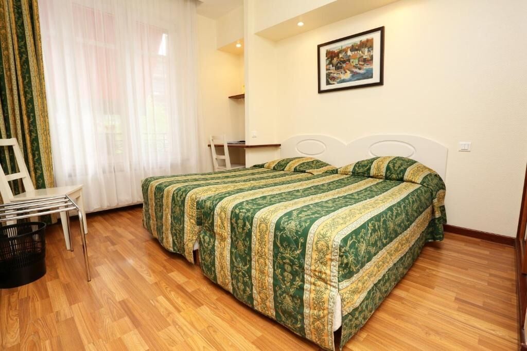 In-room safe, desk, free cribs/infant beds, free WiFi