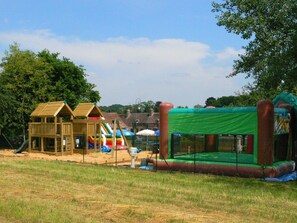 Children’s area - Auberge des 7 Ecluses (Rogny-les-Sept-Ecluses)