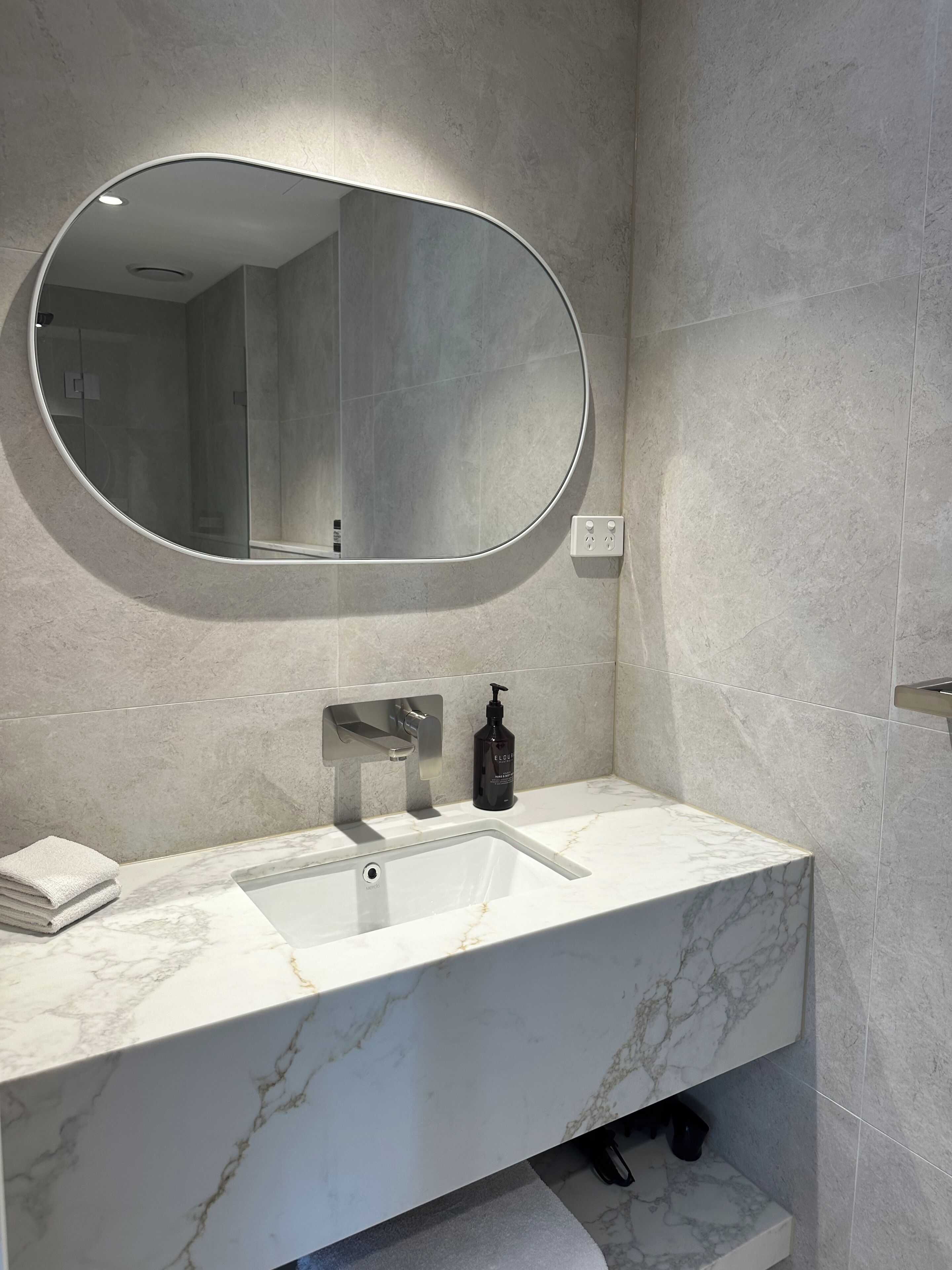 Suite (Scanlon Suite) | Baño | Regadera, amenidades de baño gratuitas, secadora de cabello, toallas 