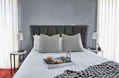Habitación Deluxe doble | Escritorio, espacio para trabajar con un portátil, cortinas opacas. No9 Springfield