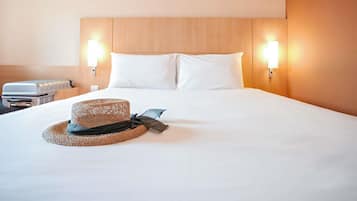 Standard Double Room, 1 Double Bed, Non Smoking | In-room safe, desk, soundproofing, iron/ironing board