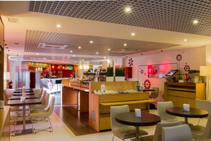 Daily buffet breakfast (EUR 10.90 per person) - ibis Porto Centro São Bento (Porto)