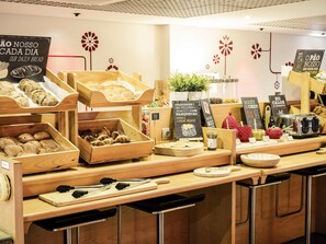 Daily buffet breakfast (EUR 10.90 per person)