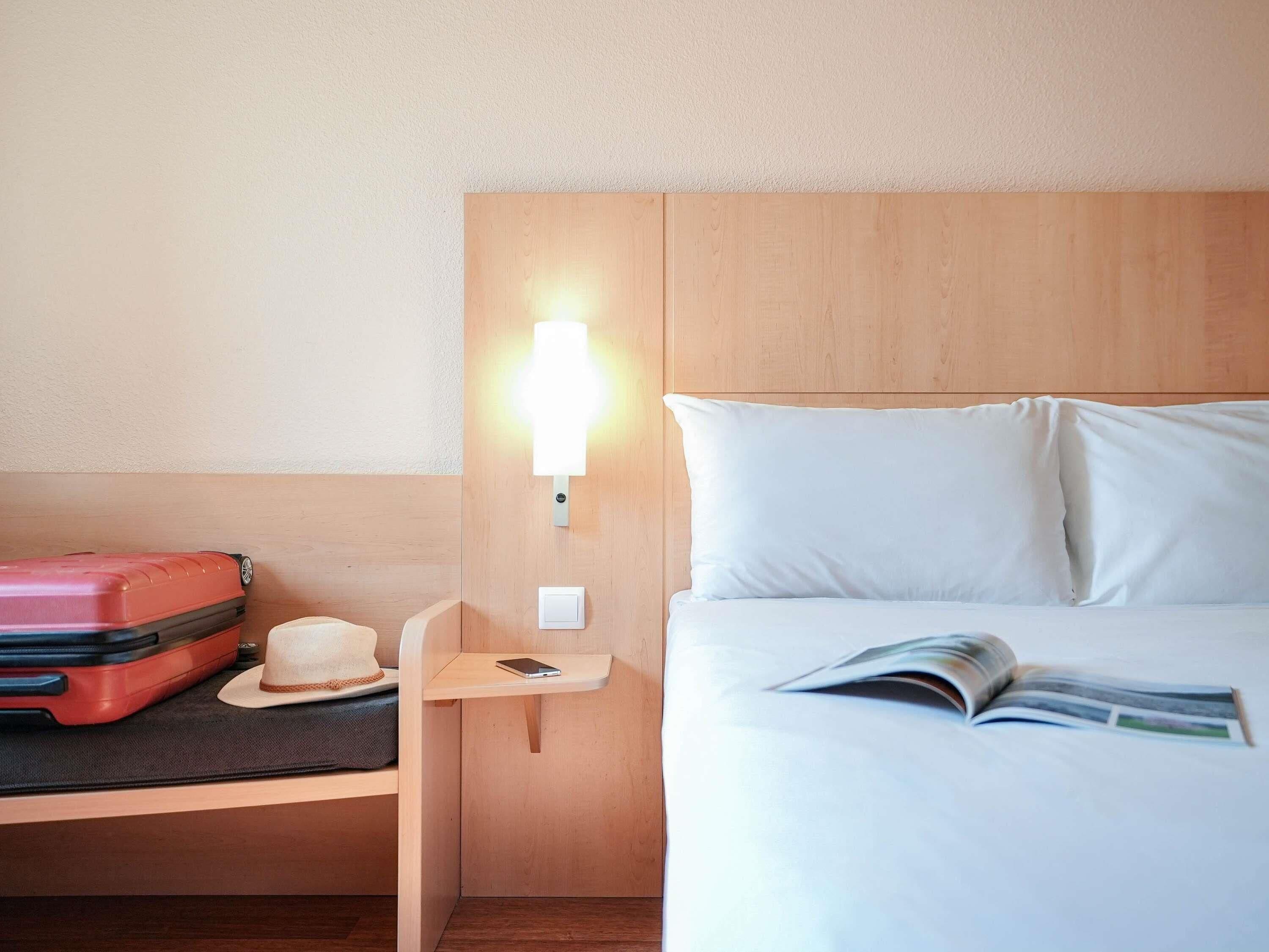 標準雙人房, 1 張標準雙人床, 非吸煙房 | 客房內保險箱、書桌、隔音、熨斗/熨衣板