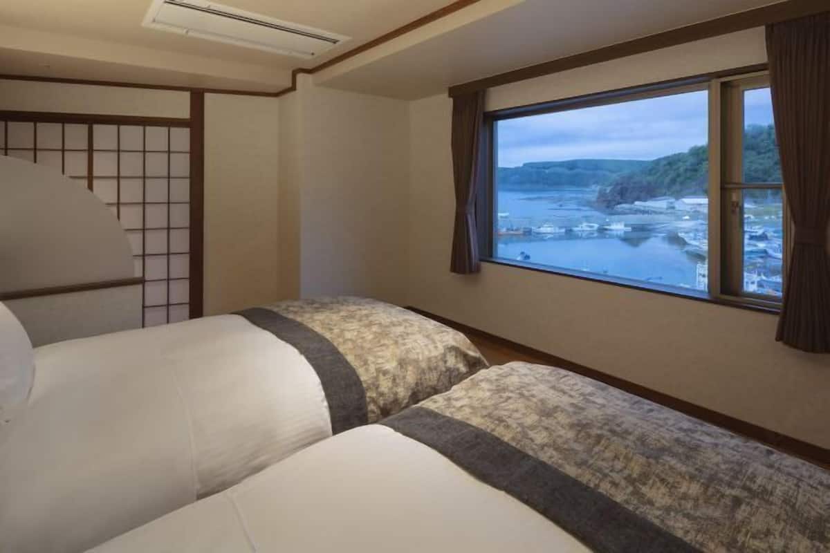 1 bedroom, in-room safe, free WiFi, bed sheets