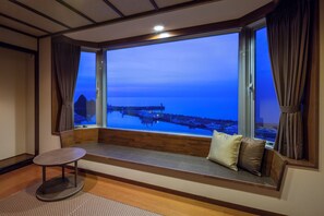 Sea view Twin on 7 floor, Non Smoking (42sqm, Bed Size 110cm x 2, Up to 3 people) | In-room safe, free WiFi, bed sheets - KITAKOBUSHI SHIRETOKO Hotel & Resort (Shari)