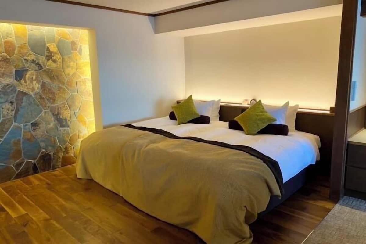 1 bedroom, in-room safe, free WiFi, bed sheets
