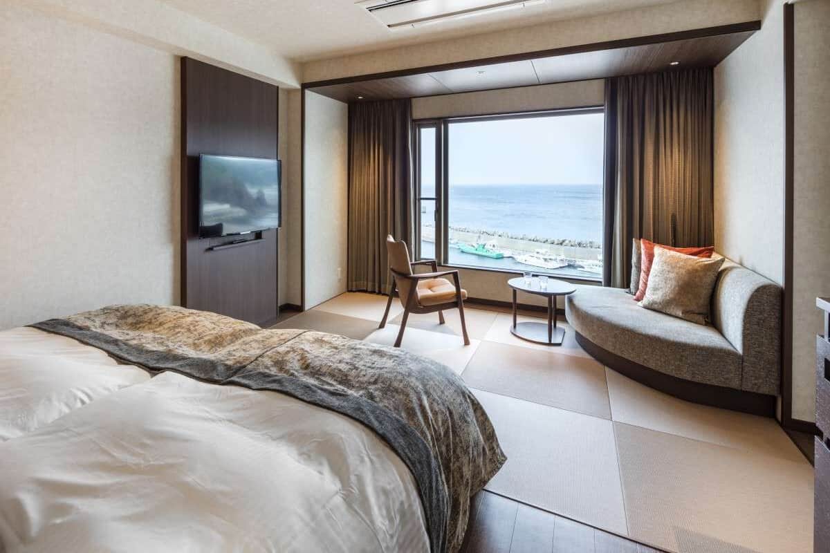 main building sea view twin, non smoking (36sqm, bed size 110cm x 2, up to 2 people) | 1 bedroom, in-room safe, free wifi, bed sheets