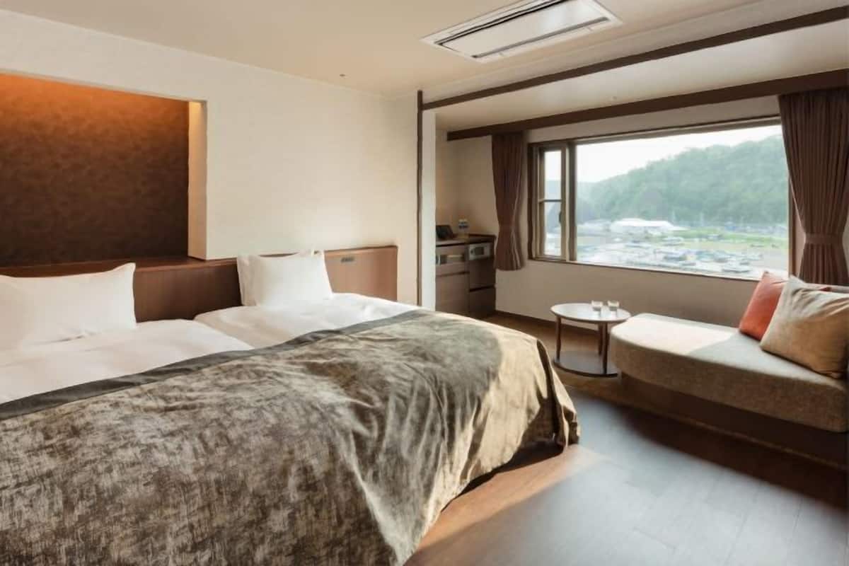 1 bedroom, in-room safe, free WiFi, bed sheets