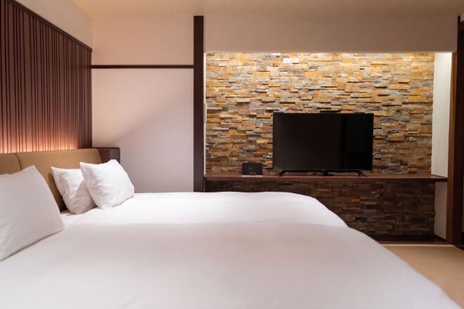 In-room safe, free WiFi, bed sheets