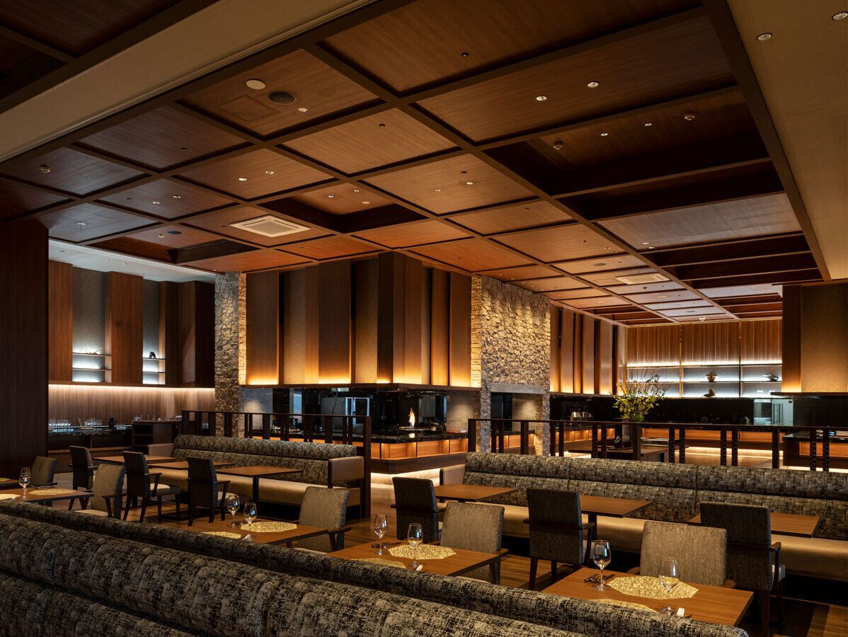 breakfast, dinner served; local cuisine, sea views