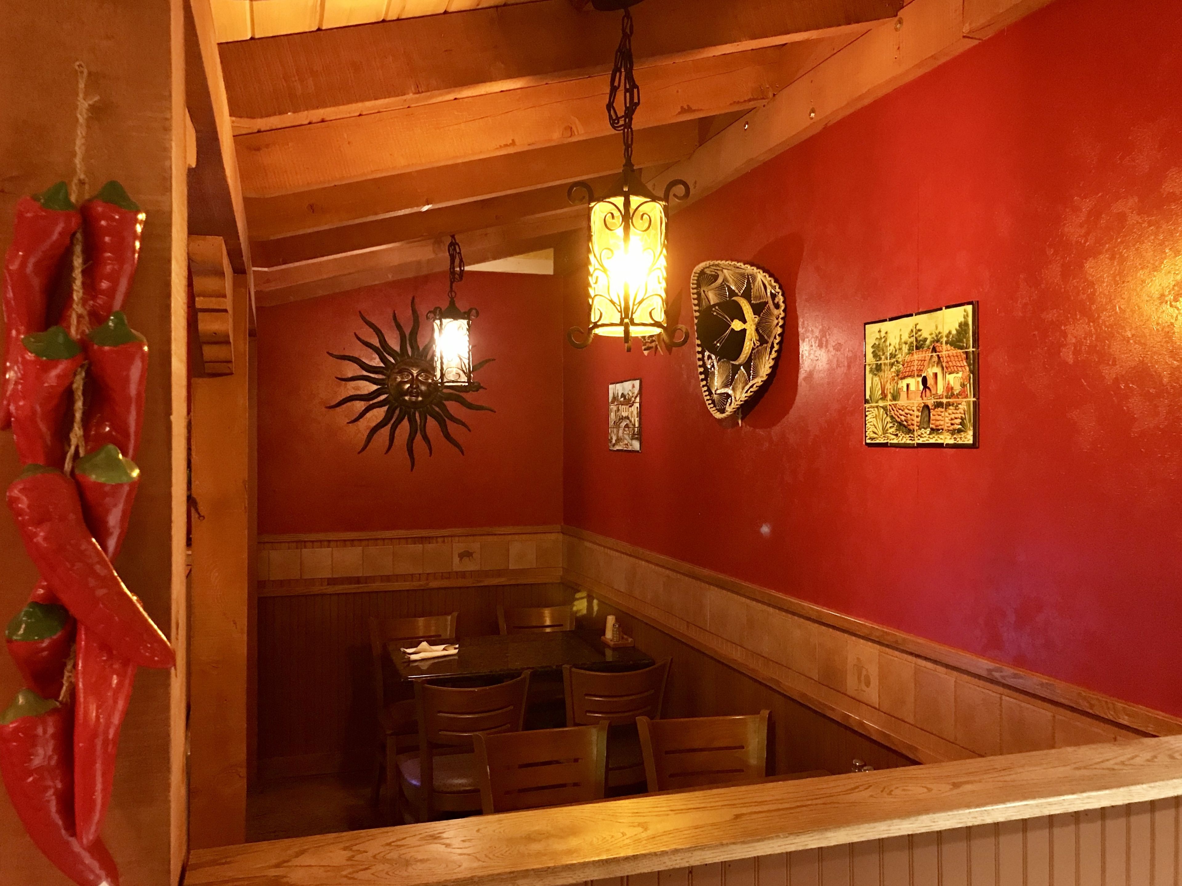 lunch and dinner served, mexican cuisine