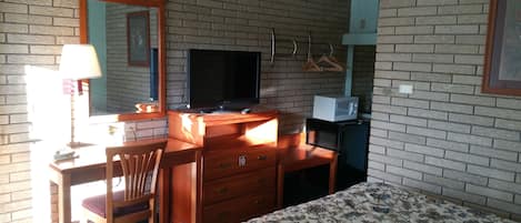 Chambre classique, 1 trĂšs grand lit, non-fumeur | Bureau, accĂšs au Wi-Fi (inclus)